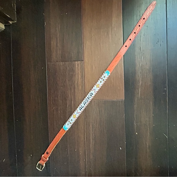 Childs handcrafted souvenir belt from Alaska with beaded detail. Brown leather. - Picture 3 of 6